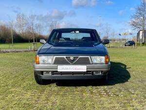 Image 4/36 of Alfa Romeo 75 1.8 (1988)