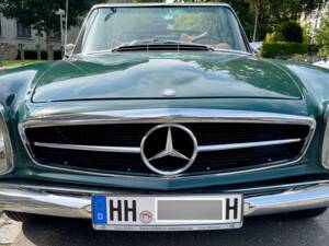 Image 13/69 of Mercedes-Benz 280 SL (1971)