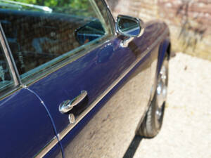 Image 30/50 of Jaguar XJ 6 C 4.2 (1977)