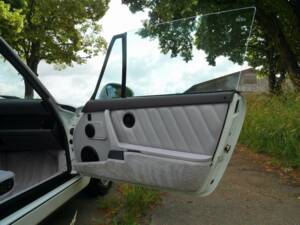 Bild 29/45 von Porsche 911 Carrera 2 (1993)