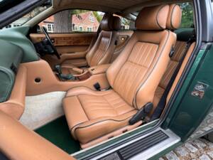 Image 22/30 of Aston Martin V8 Coupé (1996)