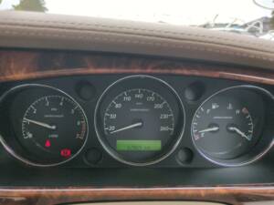 Image 24/25 de Jaguar XJ 8 4.2 (2003)