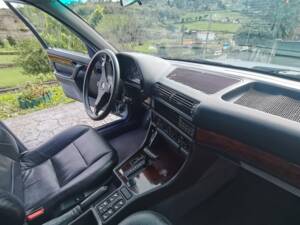 Bild 17/26 von BMW 750i (1990)