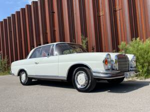 Afbeelding 3/79 van Mercedes-Benz 280 SE 3,5 (1971)