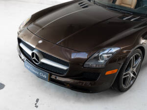 Afbeelding 35/46 van Mercedes-Benz SLS AMG Roadster (2012)