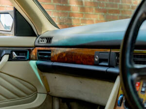 Image 20/50 of Mercedes-Benz 500 SEC (1989)