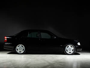 Image 1/29 of Mercedes-Benz C 36 AMG (1994)