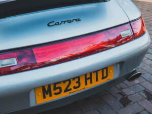 Image 20/50 of Porsche 911 Carrera (1994)