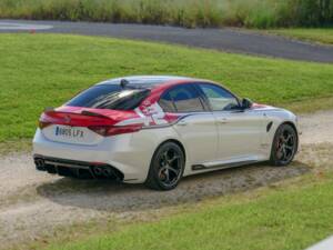 Afbeelding 6/7 van Alfa Romeo Giulia Quadrifoglio (2020)