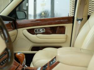 Image 16/40 of Bentley Arnage Green Label (1999)