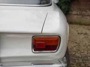 Image 41/50 of Alfa Romeo Giulia GT 1300 Junior (1970)