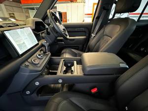 Bild 17/46 von Land Rover Defender 110 P400 AWD (2021)