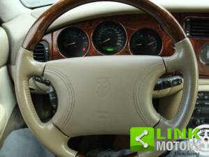 Bild 10/10 von Jaguar XK8 4.0 (1997)