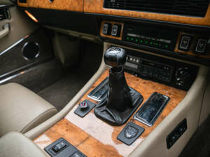 Image 18/33 of Jaguar XJ-S 3.6 (1991)