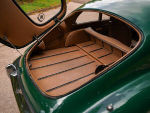 Imagen 8/9 de Jaguar E-Type (2+2) (1970)