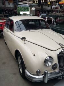 Image 11/35 of Jaguar Mk II 2.4 (1961)