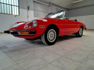 Imagen 2/7 de Alfa Romeo 2000 Spider Veloce (1974)