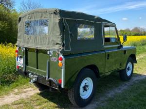 Image 9/25 of Land Rover 88 (1975)