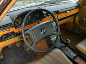 Image 35/50 of Mercedes-Benz 280 SE (1973)