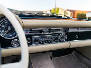 Afbeelding 14/43 van Mercedes-Benz 280 SL (1968)