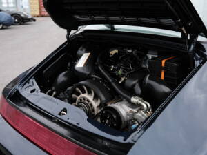 Image 75/97 of Porsche 911 Carrera 4 (1991)