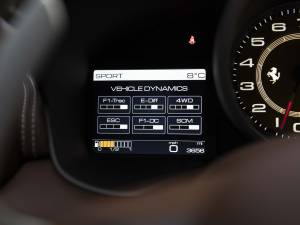 Image 21/32 of Ferrari FF (2015)