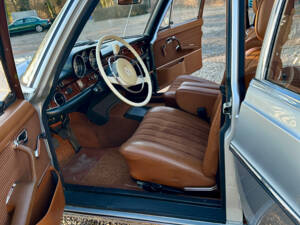 Image 12/20 of Mercedes-Benz 280 SE (1972)