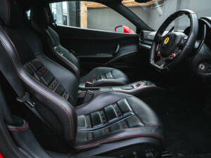 Image 29/50 of Ferrari 458 Italia (2012)