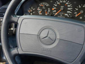 Image 33/50 de Mercedes-Benz 300 SL (1991)