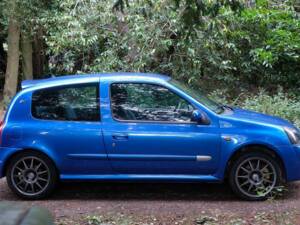 Afbeelding 5/38 van Renault Clio II 2.0 16V Sport (2002)