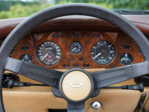 Bild 35/50 von Aston Martin V8 Volante (1981)