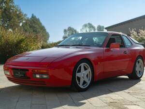 Image 10/50 de Porsche 944 Turbo S (1988)