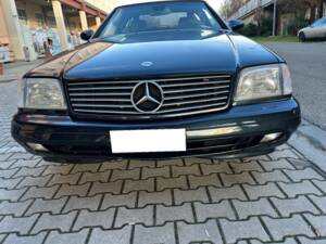 Image 2/6 of Mercedes-Benz SL 320 (2001)