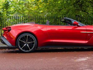 Image 12/70 of Aston Martin Vanquish Zagato Volante (2017)