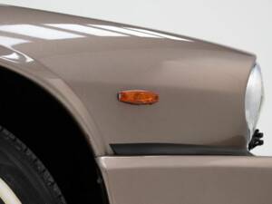 Image 13/15 of Jaguar XJ-S 3.6 (1985)
