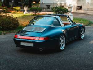 Image 15/19 of Porsche 911 Carrera (1994)