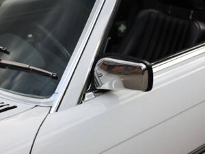 Image 67/85 of Mercedes-Benz 560 SL (1986)