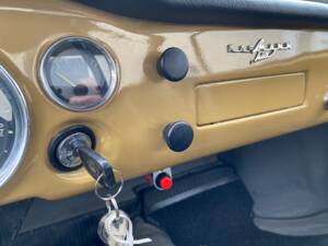 Image 33/42 de Volkswagen Karmann Ghia 1600 (1970)