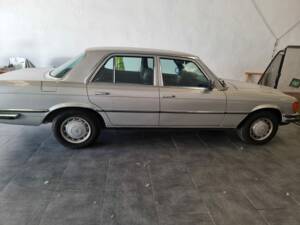 Image 8/8 of Mercedes-Benz 350 SE (1975)