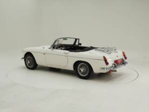 Image 4/15 of MG MGB (1964)