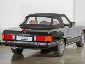 Image 5/20 of Mercedes-Benz 560 SL (1987)