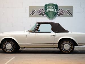 Image 16/21 of Mercedes-Benz 280 SL (1969)