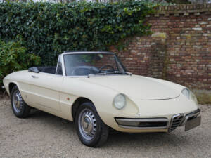 Immagine 17/50 di Alfa Romeo 1600 Spider Duetto (1967)