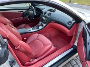 Image 8/8 of Mercedes-Benz SL 55 AMG (2003)