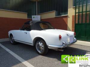 Image 2/10 of Alfa Romeo Giulietta Spider (1960)