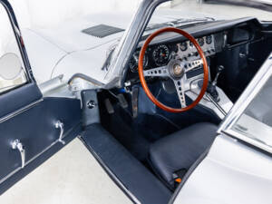 Image 10/42 of Jaguar E-Type 3.8 (1963)