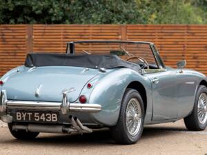 Immagine 3/50 di Austin-Healey 3000 Mk III (BJ8) (1964)