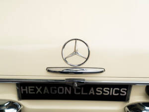 Image 35/52 of Mercedes-Benz 230 SL (1964)