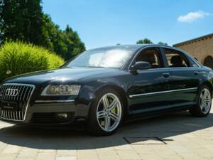 Image 9/50 of Audi A8 6.0 W12 L quattro (2004)