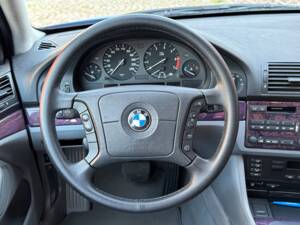 Image 58/100 of BMW 540i Touring (1998)